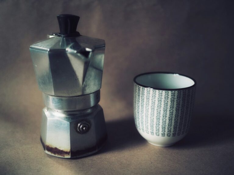 Making Great Coffee Anywhere: Benefits of Portable Makers